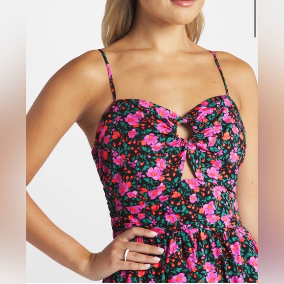 Socialite Holland Tier Hem Midi Dress NWT - Picture 2 of 5